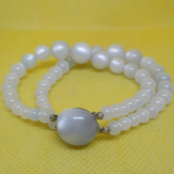 Vintage RICHELIEU MOONGLOW Bracelet Light Blue Moonglow Richelieu Double Strand - Picture 1 of 16